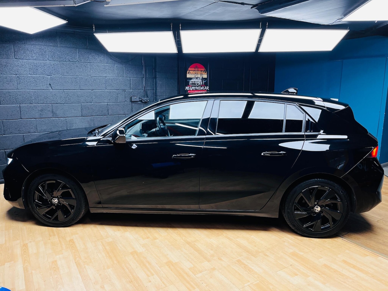 Used Vauxhall Astra for sale - 77549777: Photo 2