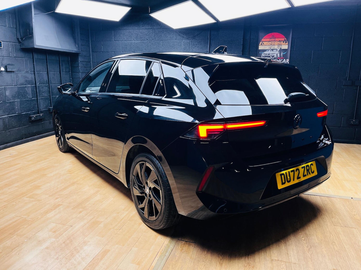 Used Vauxhall Astra for sale - 77549777: Photo 3