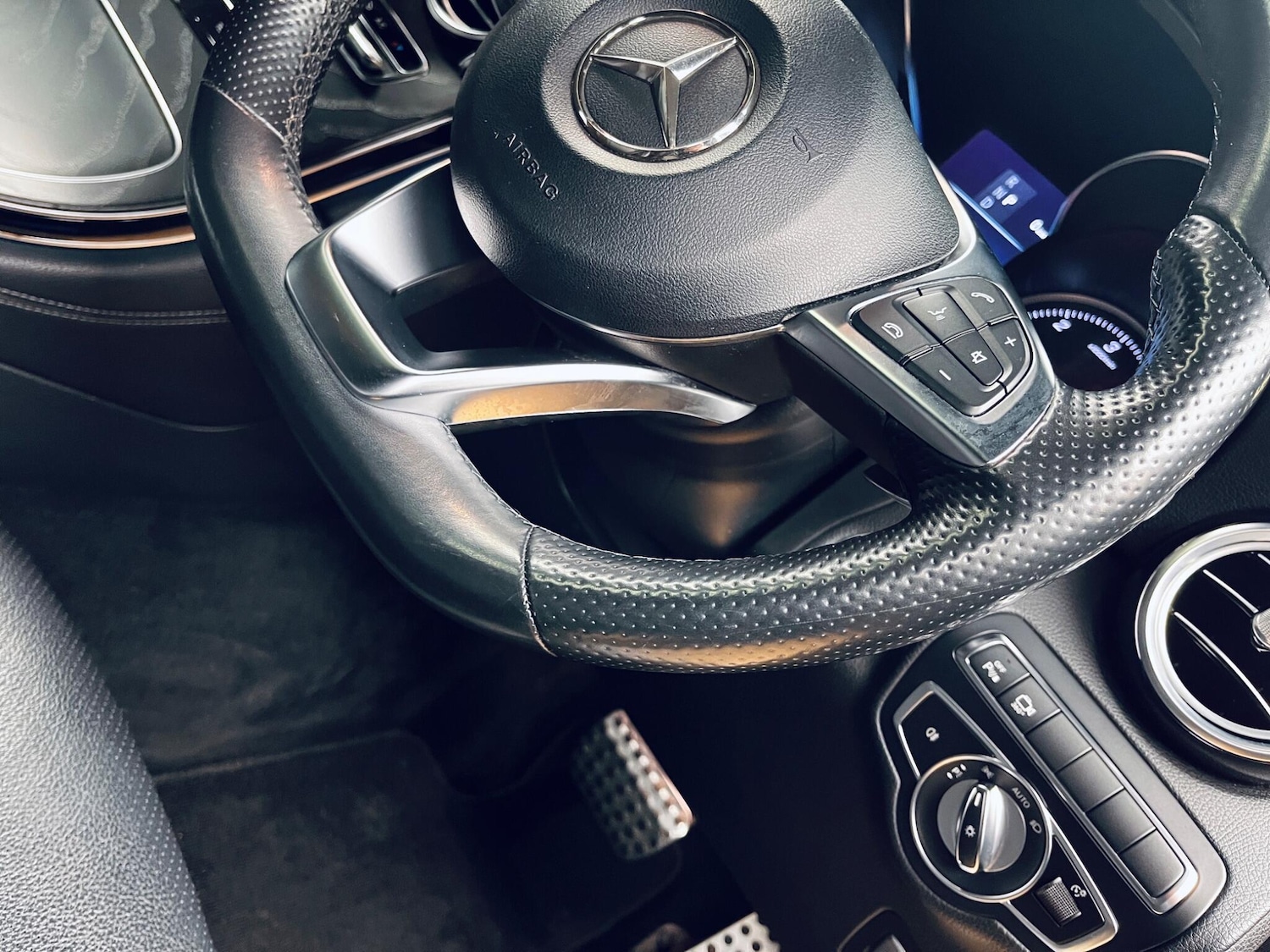 Used Mercedes-Benz GLC 2018 for sale - 77738431: Photo 23