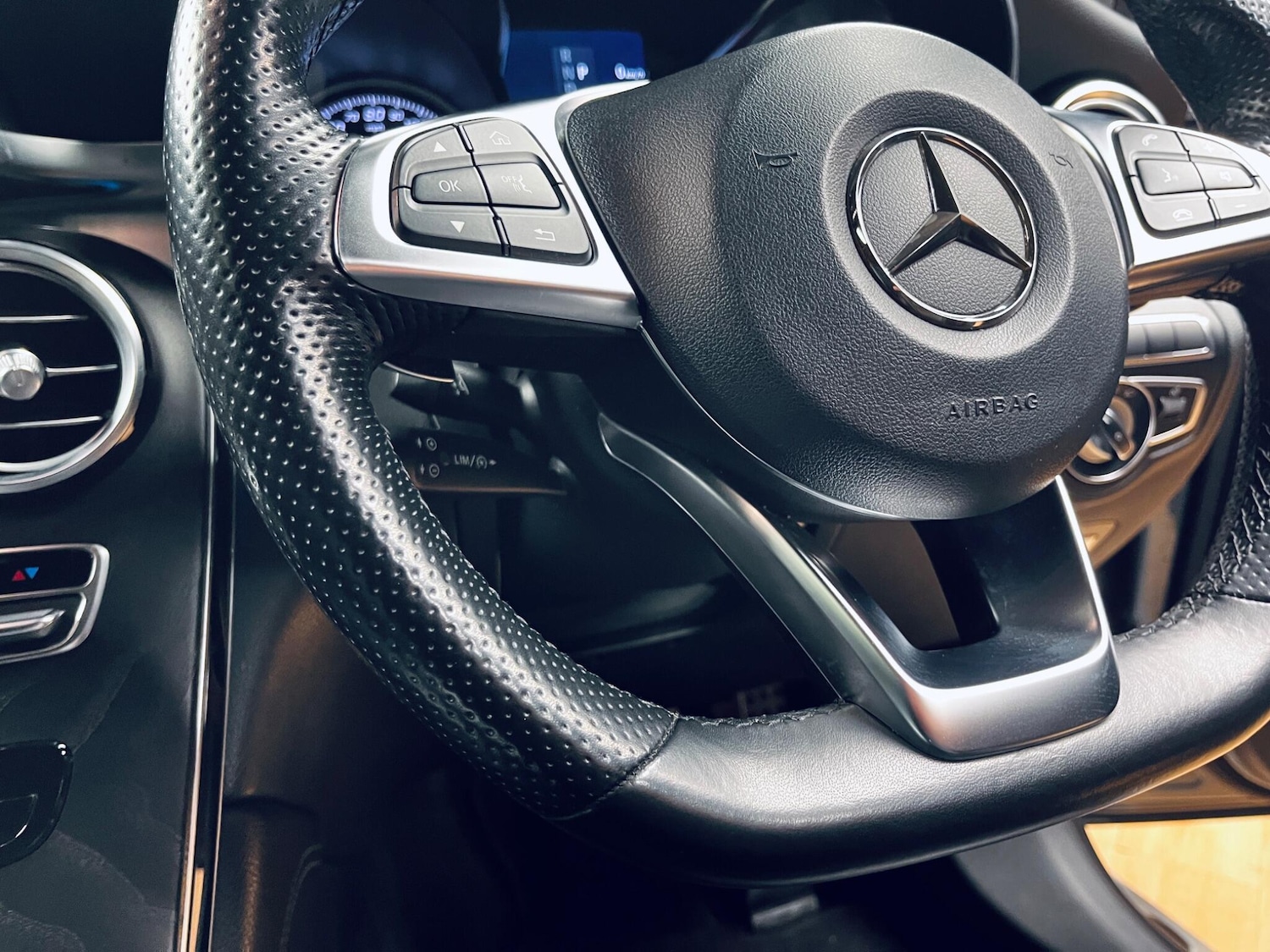 Used Mercedes-Benz GLC 2018 for sale - 77738431: Photo 24