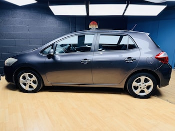 Used Toyota Auris 2011 for sale - 79487716: Photo