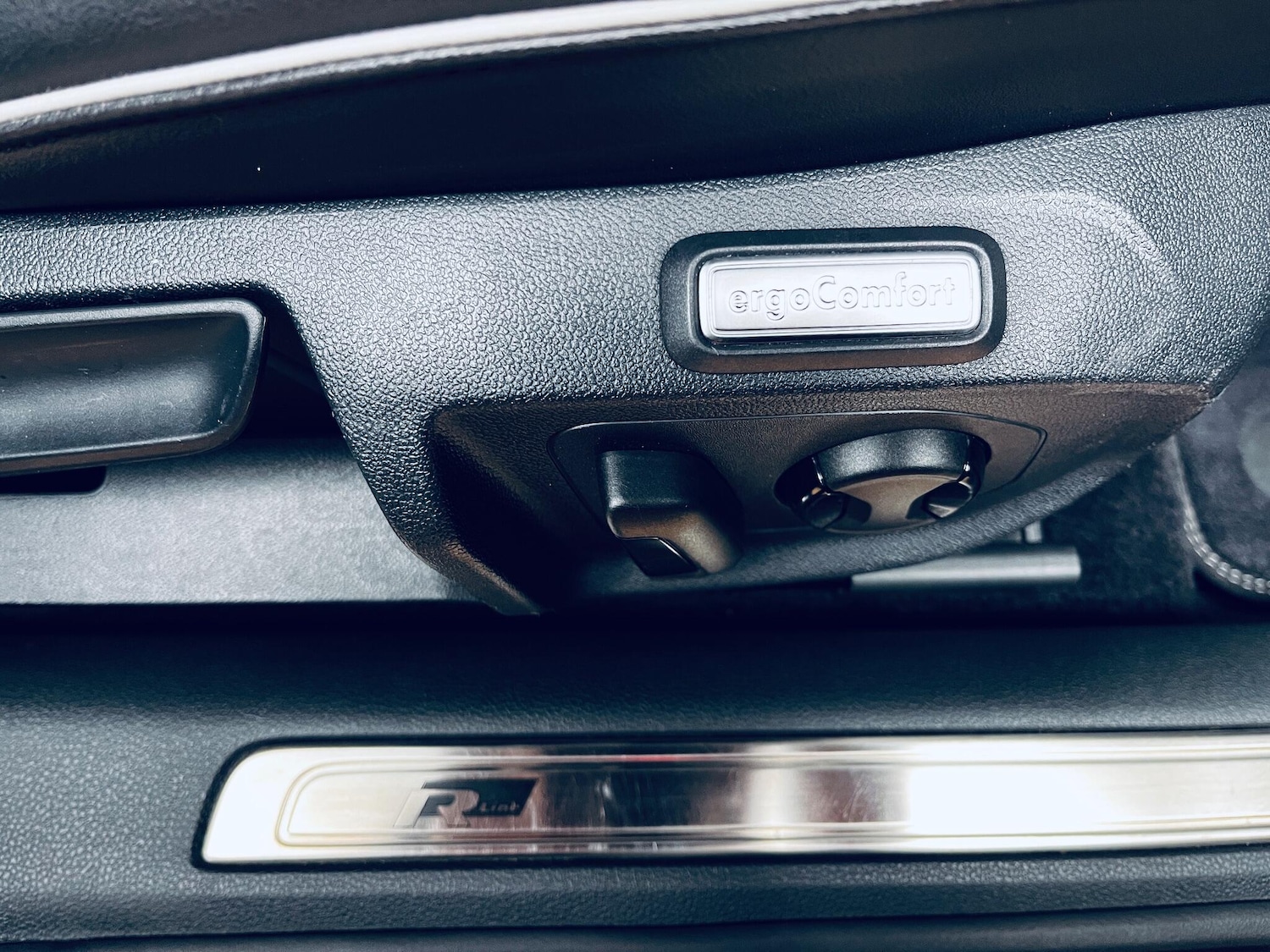 Used Volkswagen Arteon for sale - 77549907: Photo 38