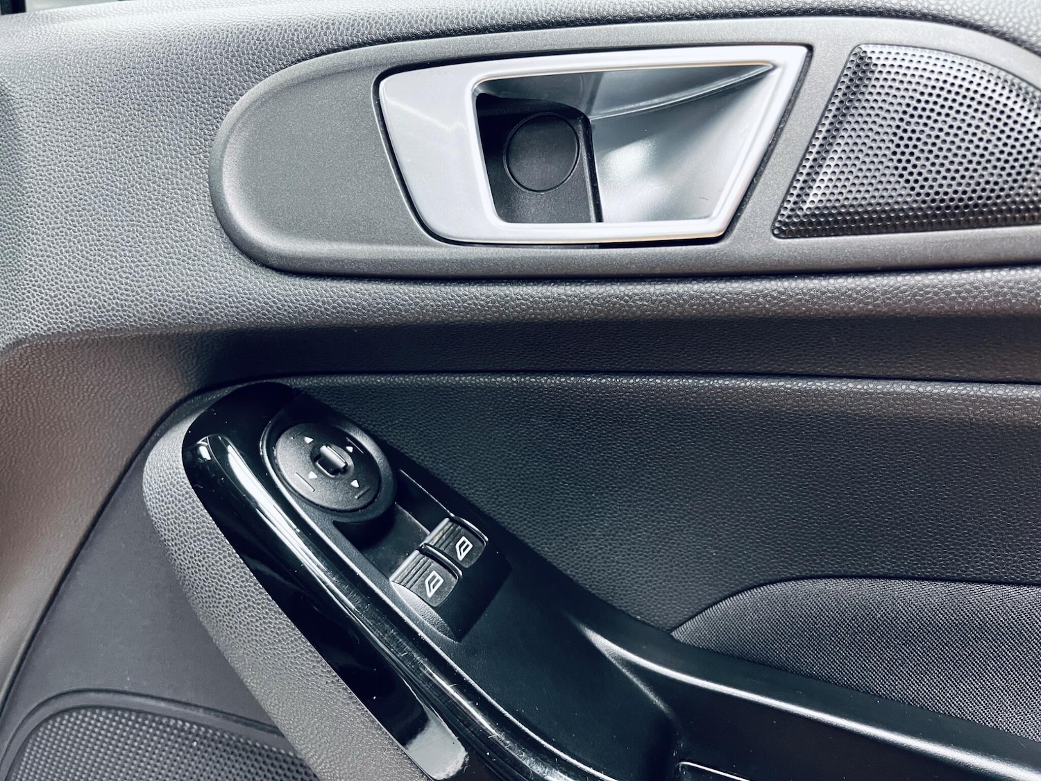 Used Ford Fiesta 2016 for sale - 77853283: Photo 36