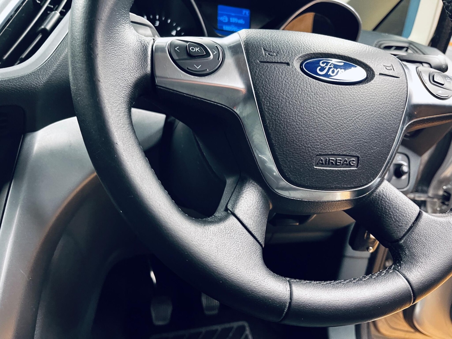 Used Ford Grand C-Max 2013 for sale - 77550328: Photo 24