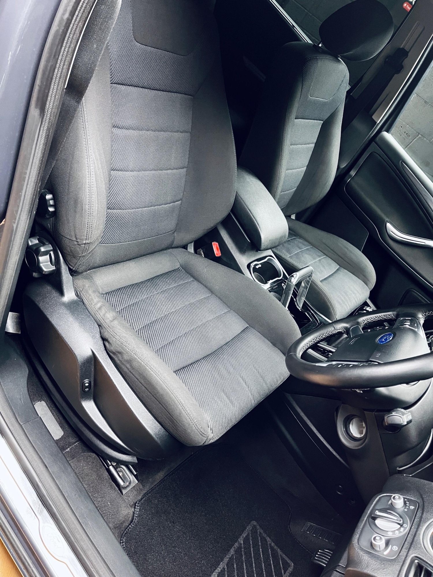 Used Ford S-Max 2011 for sale - 77550349: Photo 27