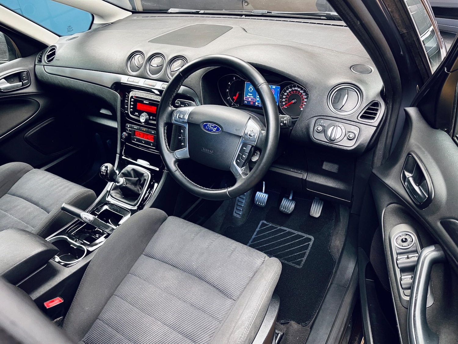 Used Ford S-Max 2011 for sale - 77550349: Photo 4