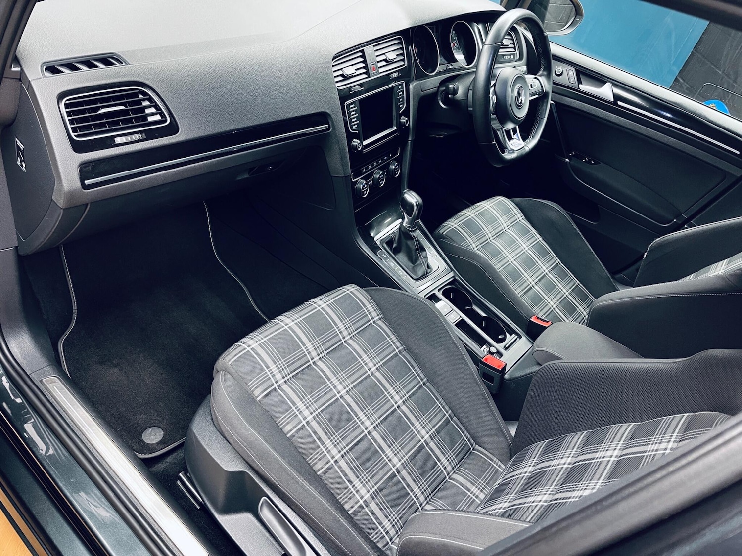 Used Volkswagen Golf 2016 for sale - 77723818: Photo 45