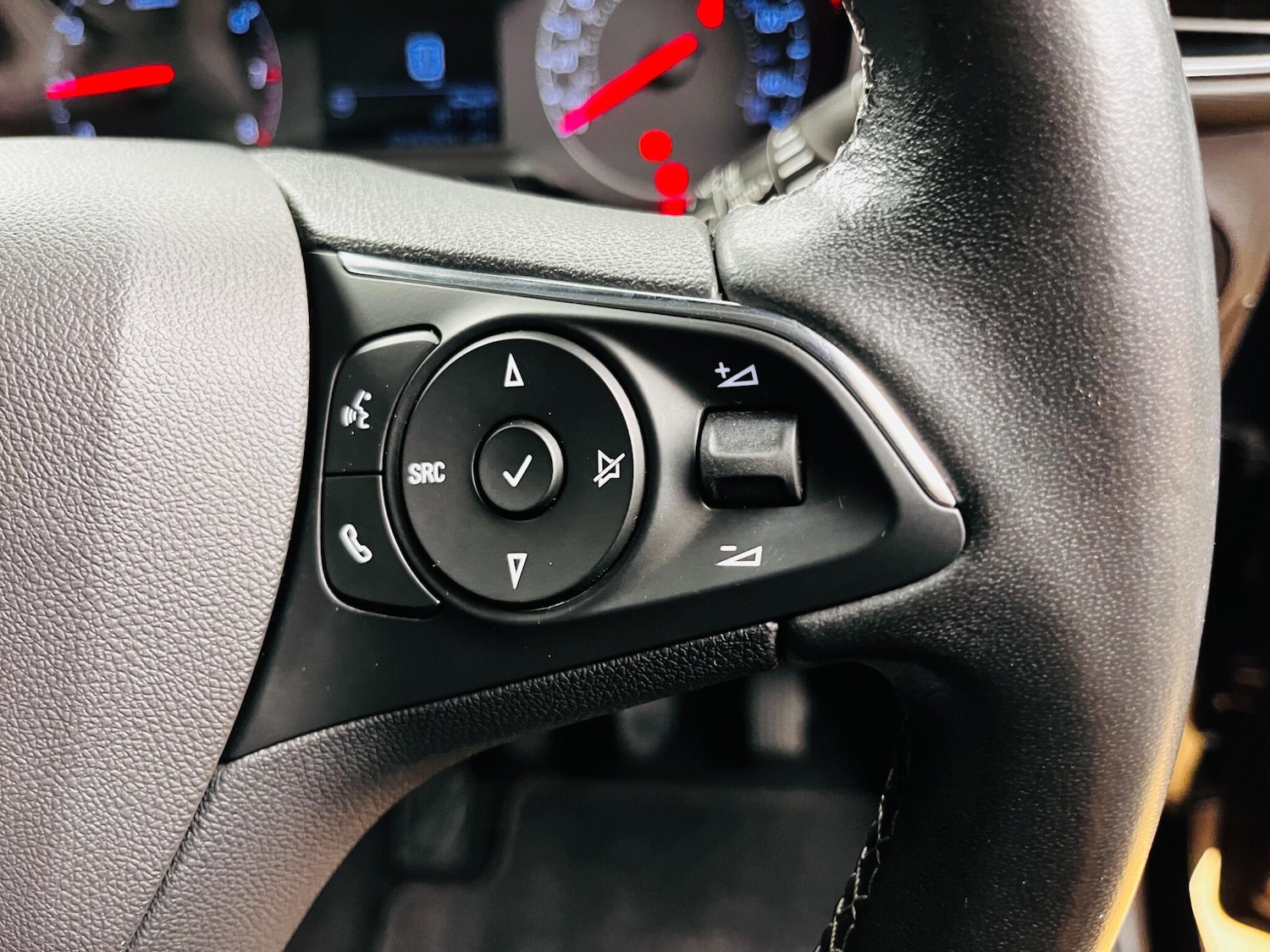 Used Vauxhall Crossland 2022 for sale - 77549657: Photo 33