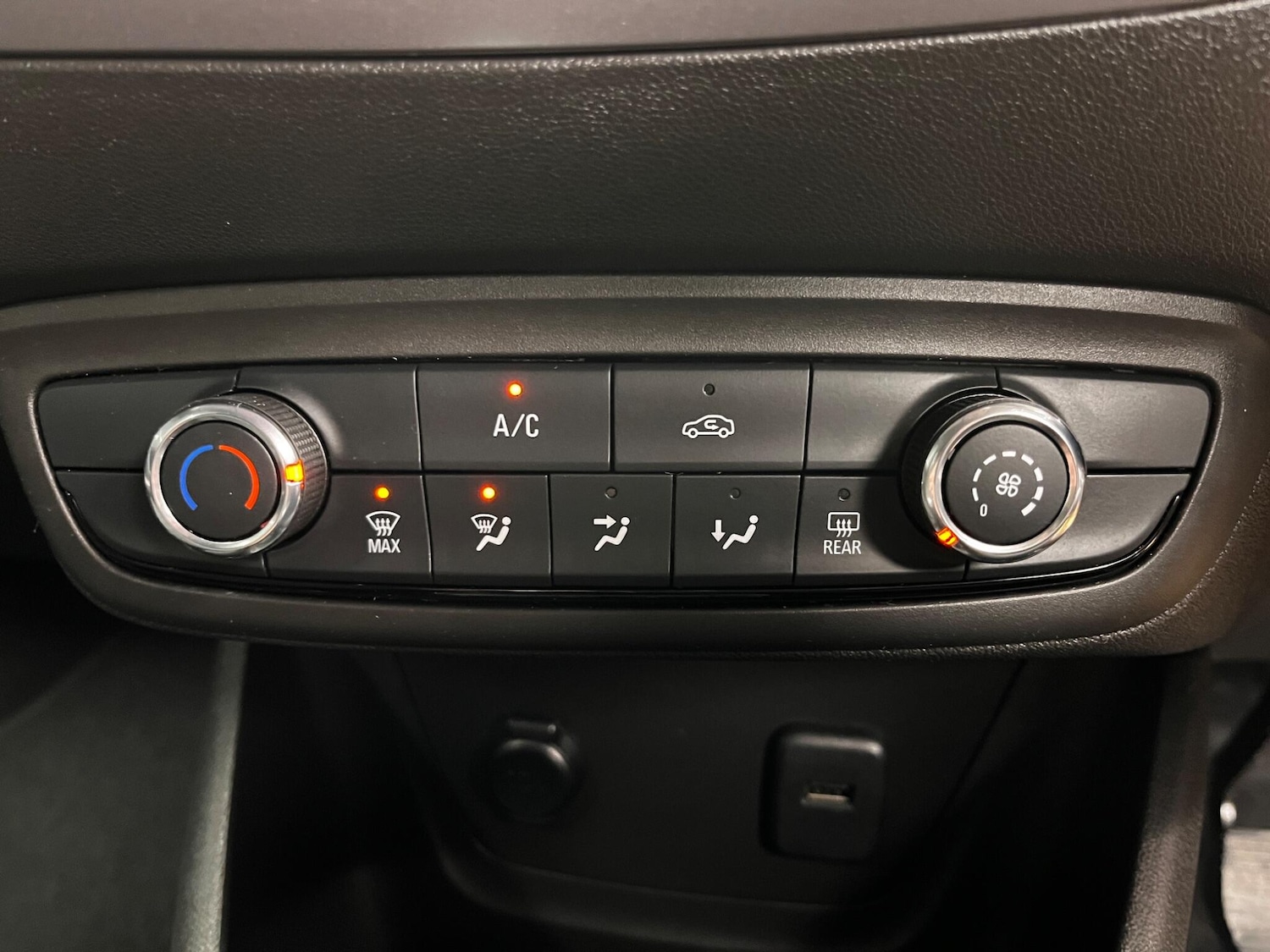 Used Vauxhall Crossland 2022 for sale - 77549657: Photo 42