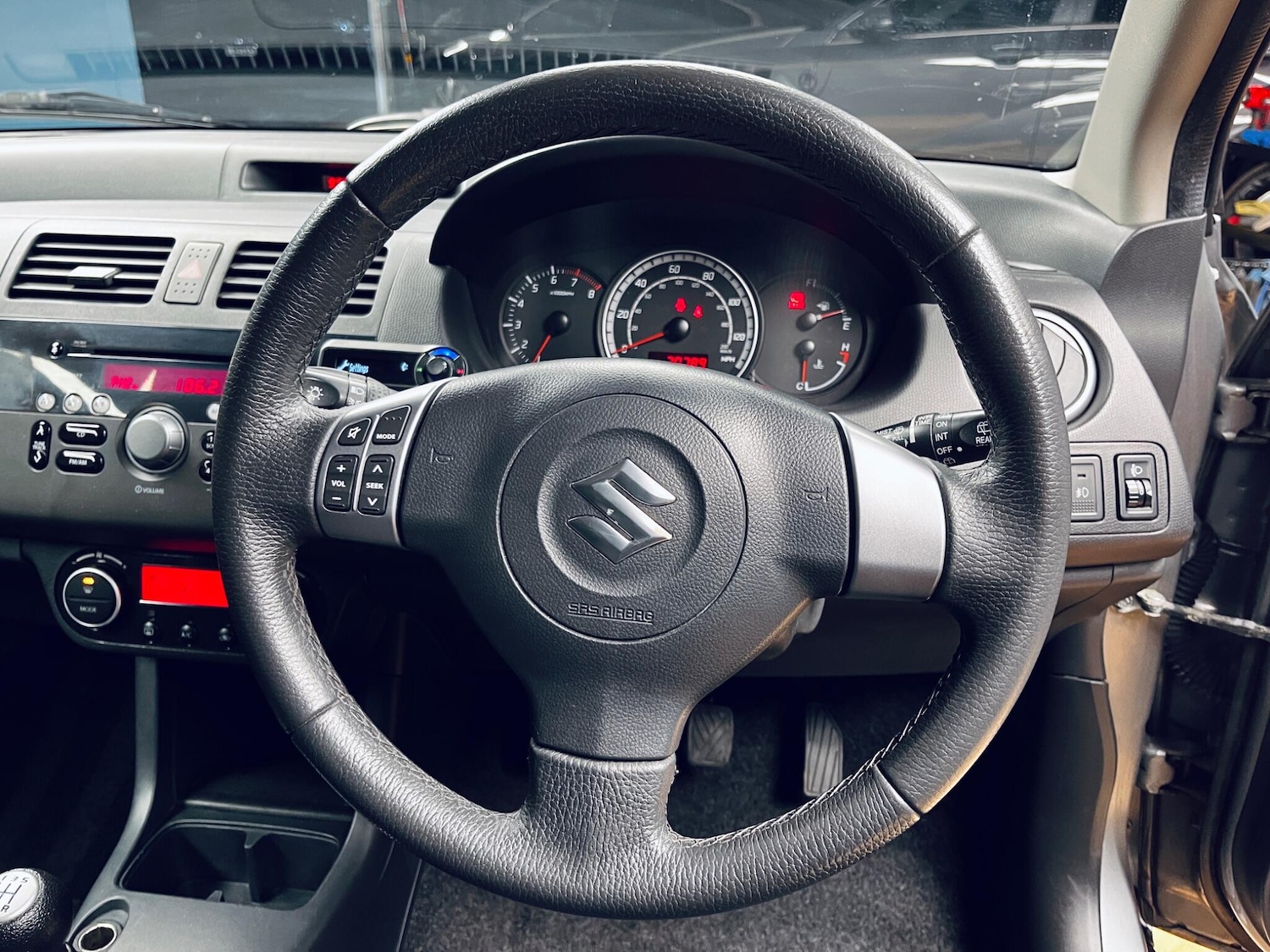 Used Suzuki Swift 2011 for sale - 78047875: Photo 23