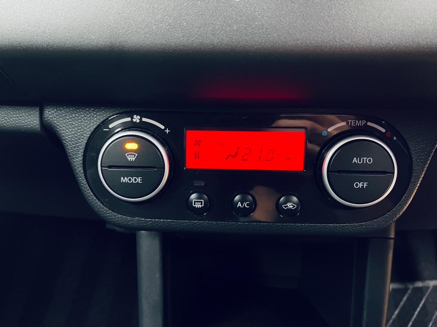 Used Suzuki Swift 2011 for sale - 78047875: Photo 38