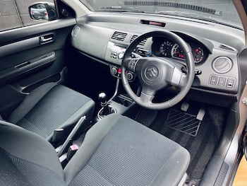 Used Suzuki Swift 2011 for sale - 78047875: Photo