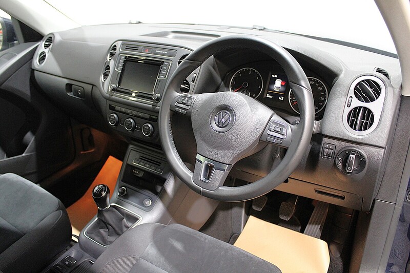 Used Volkswagen Tiguan 2015 for sale - 76626835: Photo 2