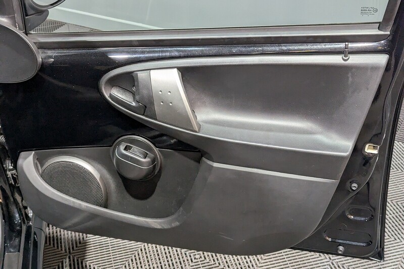 Used Toyota AYGO 2013 for sale - 76740864: Photo 19