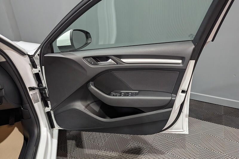 Used Audi A3 2015 for sale - 76932163: Photo 26