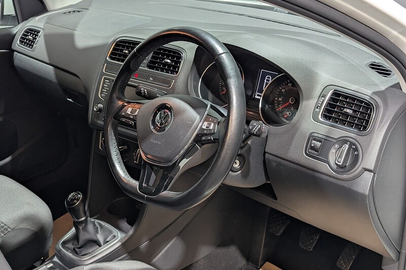 Used Volkswagen Polo 2016 for sale - 77422962: Photo 2