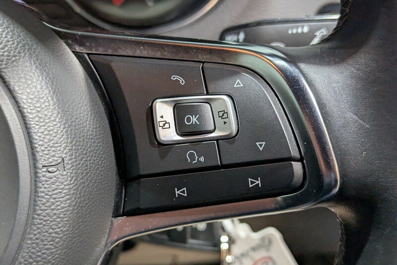 Used Volkswagen Polo 2014 for sale - 77250830: Photo 11