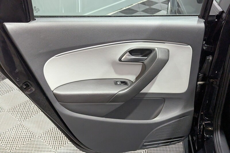 Used Volkswagen Polo 2014 for sale - 77250830: Photo 30