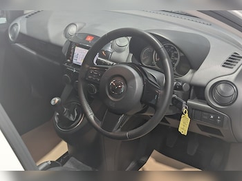 Used Mazda Mazda2 2015 for sale - 79010087: Photo