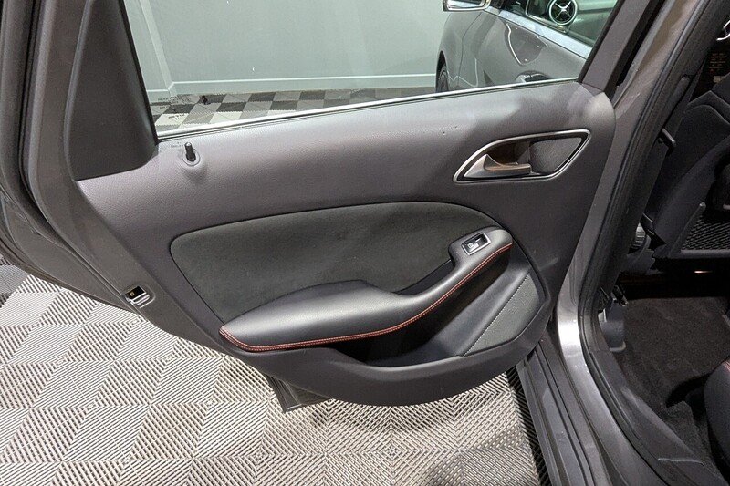 Used Mercedes-Benz B Class 2017 for sale - 76626825: Photo 32