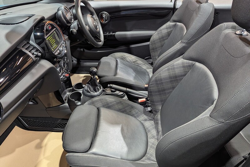 Used MINI Convertible 2016 for sale - 76626840: Photo 28