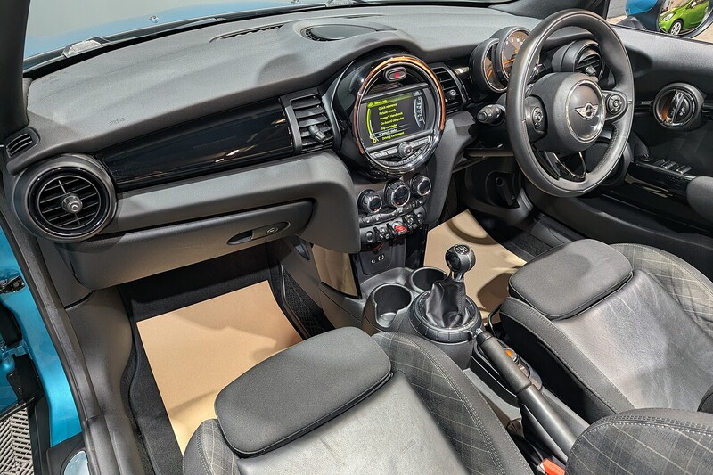 Used MINI Convertible 2016 for sale - 76626840: Photo 36