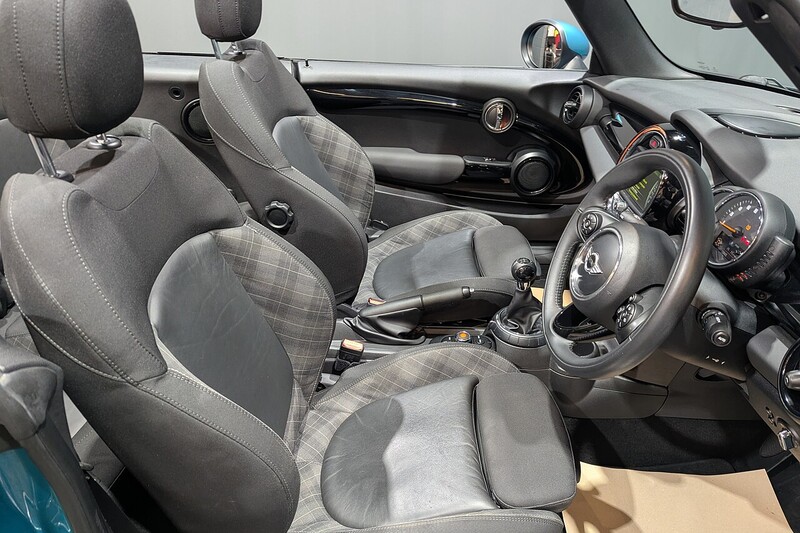 Used MINI Convertible 2016 for sale - 76626840: Photo 40