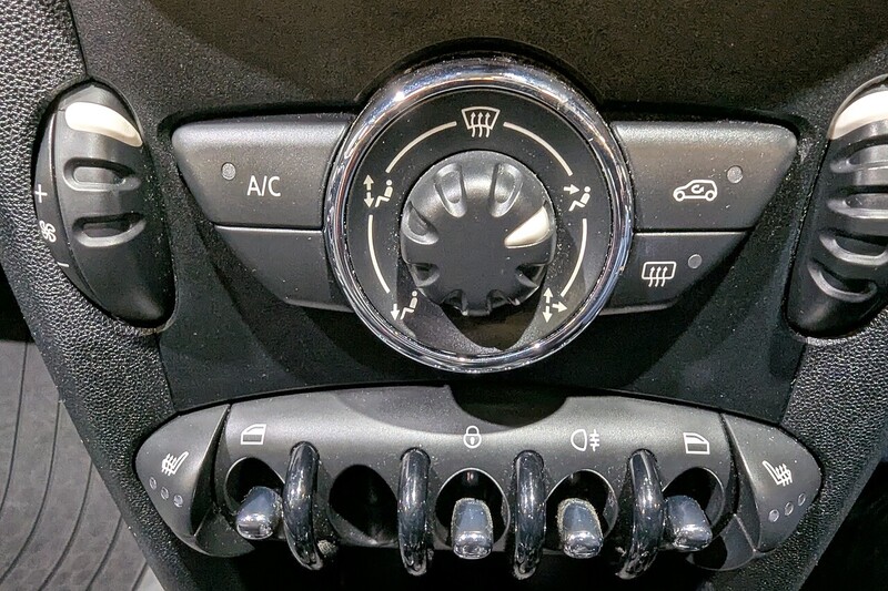 Used MINI Roadster 2012 for sale - 76638632: Photo 25