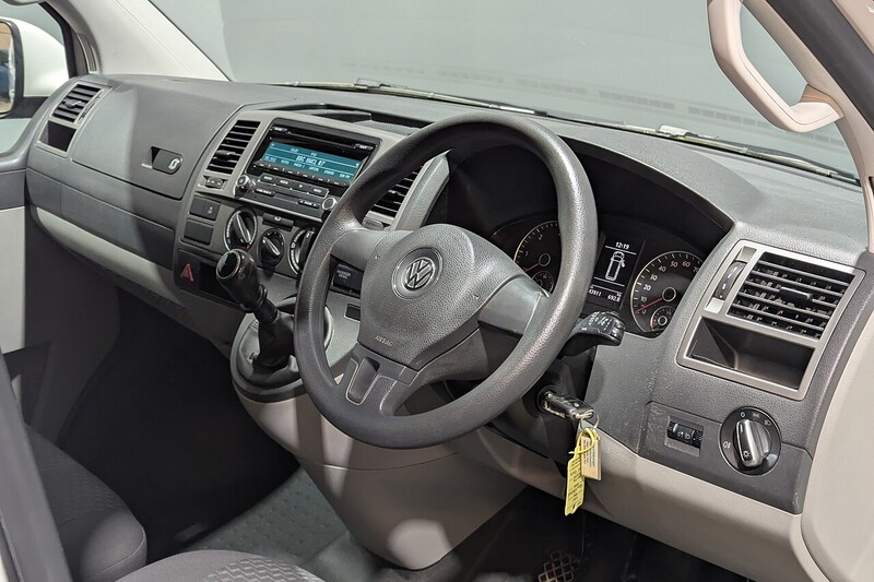 Used Volkswagen Transporter 2015 for sale - 77508050: Photo 2