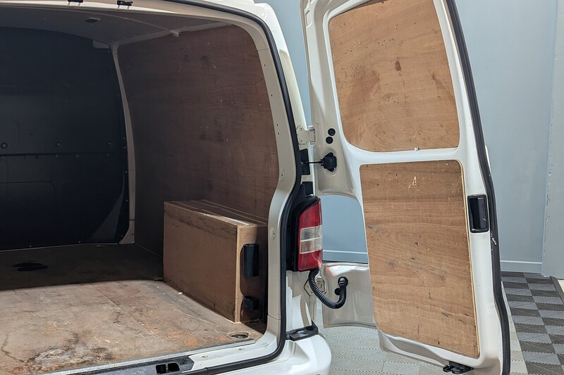 Used Volkswagen Transporter 2015 for sale - 77508050: Photo 24