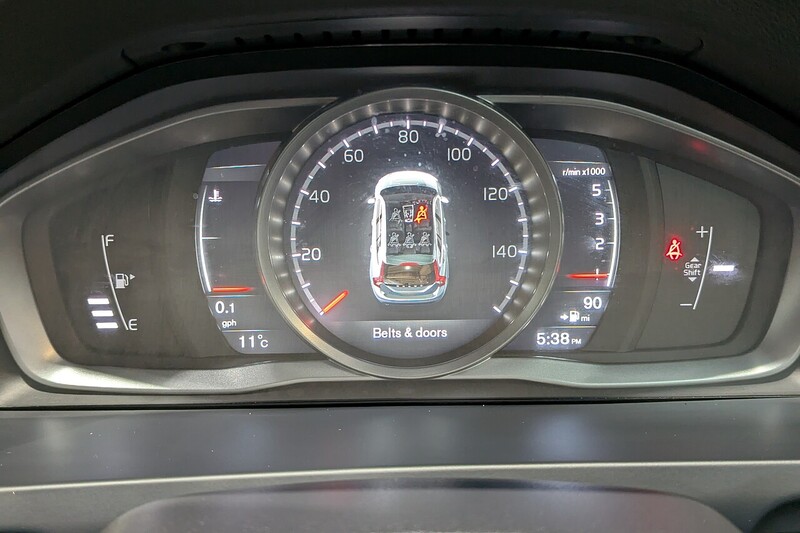 Used Volvo V60 2017 for sale - 77850941: Photo 10