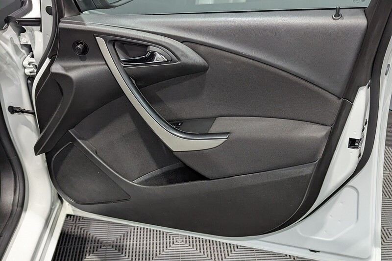 Used Vauxhall Astra 2013 for sale - 77906001: Photo 19