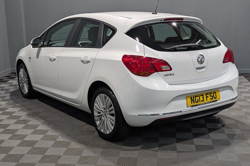 Used Vauxhall Astra 2013 for sale - 77906001: Photo 9