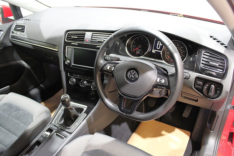 Used Volkswagen Golf 2015 for sale - 76893033: Photo 2
