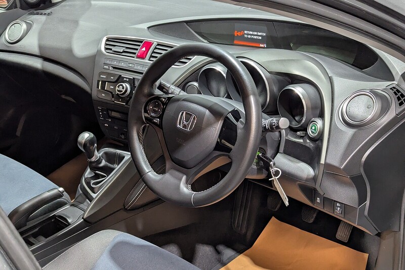 Used Honda Civic 2015 for sale - 76798877: Photo 2
