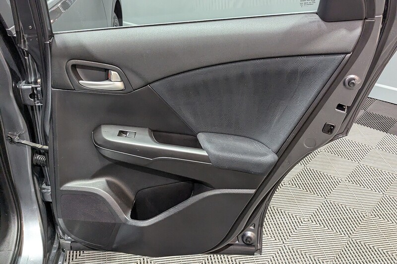 Used Honda Civic 2015 for sale - 76798877: Photo 24