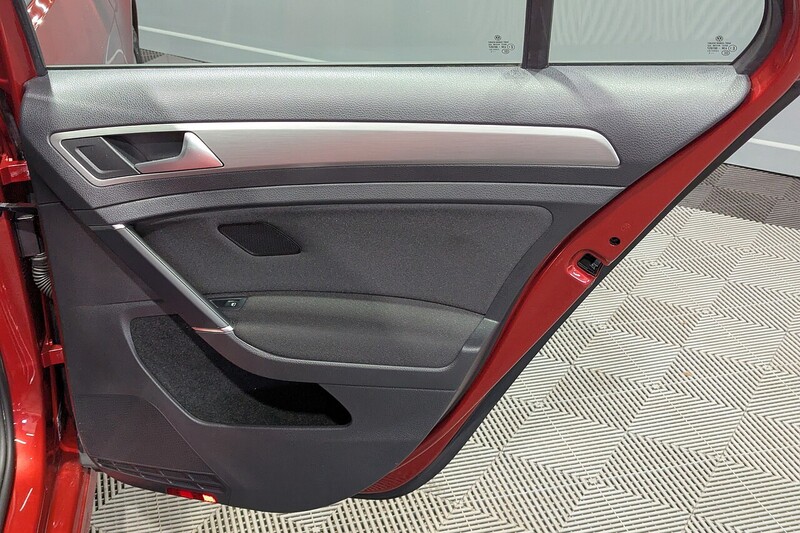 Used Volkswagen Golf 2015 for sale - 77850916: Photo 31