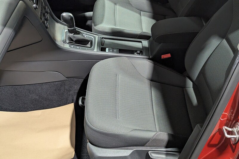 Used Volkswagen Golf 2015 for sale - 77850916: Photo 40