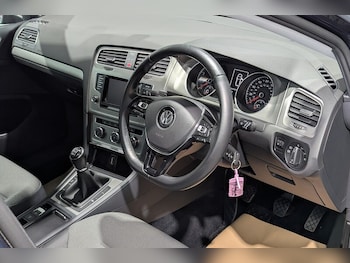 Used Volkswagen Golf 2015 for sale - 79434122: Photo