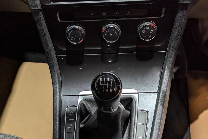 Used Volkswagen Golf 2017 for sale - 76651015: Photo 24