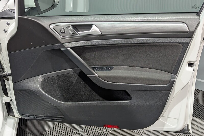 Used Volkswagen Golf 2017 for sale - 76651015: Photo 26