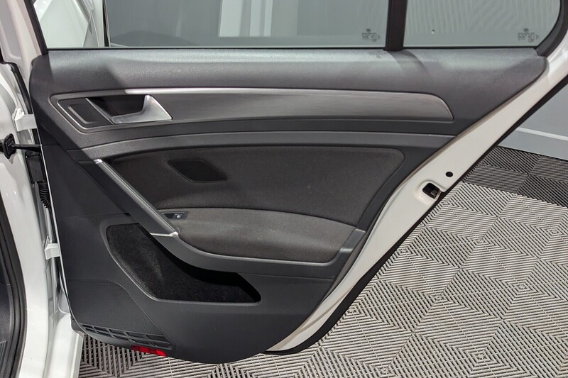 Used Volkswagen Golf 2017 for sale - 76651015: Photo 29