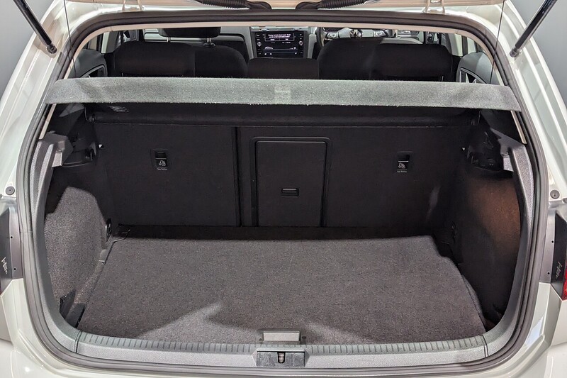 Used Volkswagen Golf 2017 for sale - 76651015: Photo 32