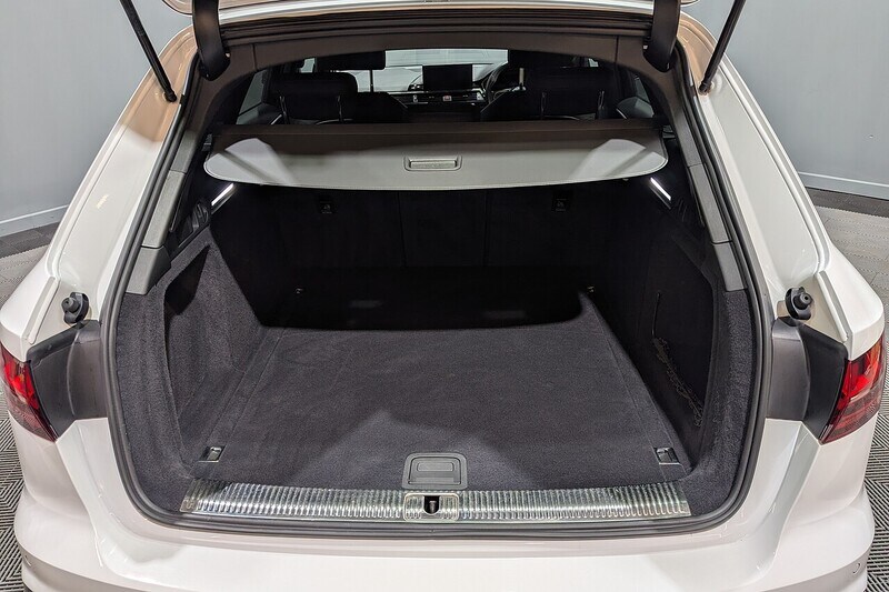 Used Audi A4 Avant 2020 for sale - 76651018: Photo 33