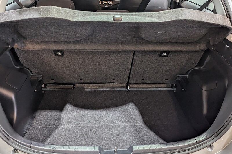 Used Toyota Yaris 2019 for sale - 76618266: Photo 18