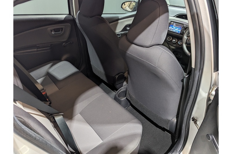 Used Toyota Yaris 2019 for sale - 76618266: Photo 19