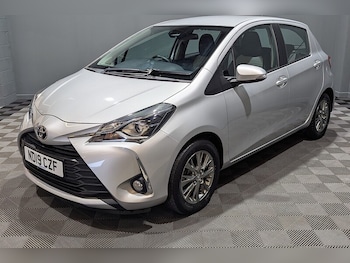 Used Toyota Yaris 2019 for sale - 76618266: Photo