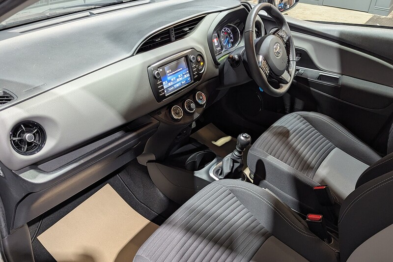 Used Toyota Yaris 2019 for sale - 76618266: Photo 8