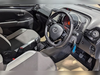 Used Toyota AYGO 2017 for sale - 79434178: Photo