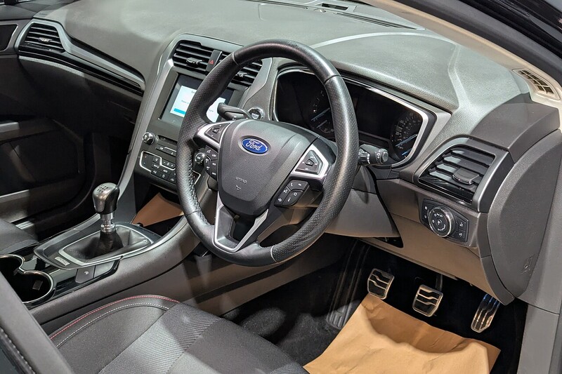 Used Ford Mondeo 2017 for sale - 76808354: Photo 2